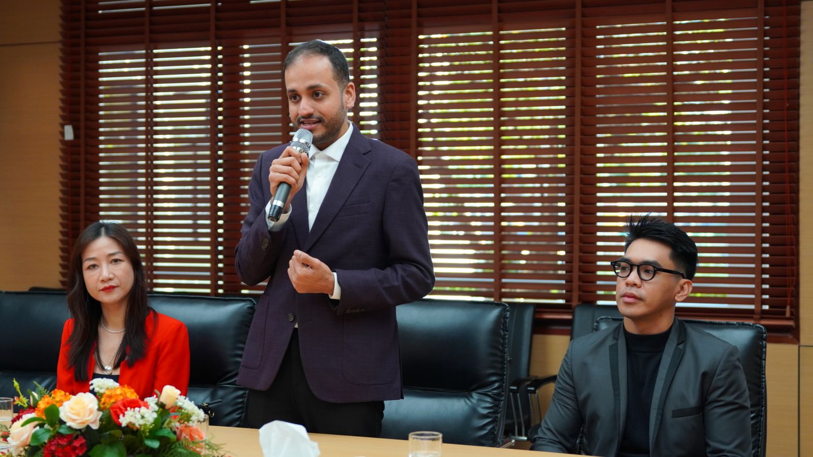 Dr. Suraj Shah, representing TRU, discusses cooperation opportunities.