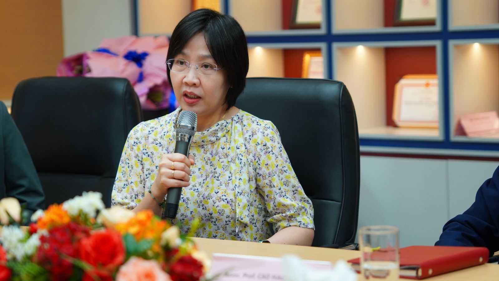 Assoc. Prof. Dr. Hoàng Kim Anh – Vice President delivers a speech at the signing ceremony